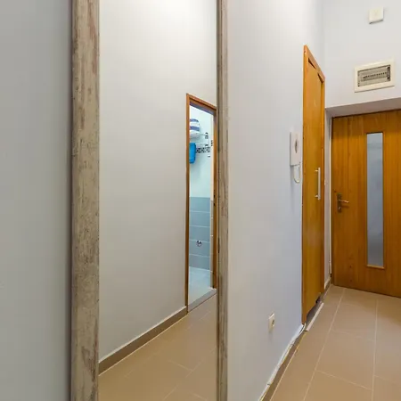 Apartment Happy