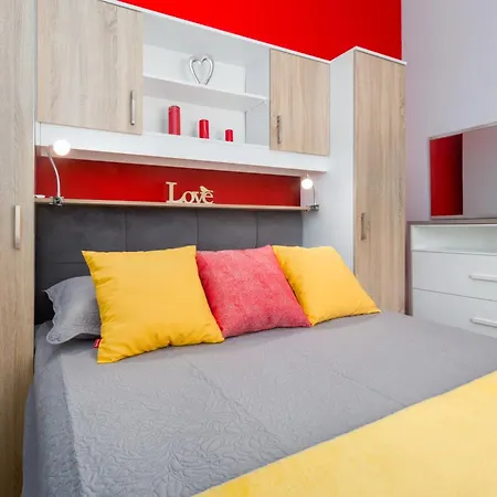 Happy Apartment *