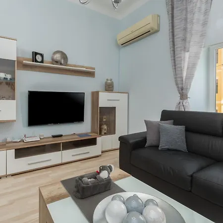 Apartment Happy